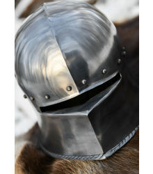 Deutscher Schaller, ca. 1480, Schaukampfhelm, versch. Größen