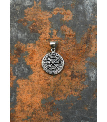 Kettenanhänger aus Silber - Vegvísir